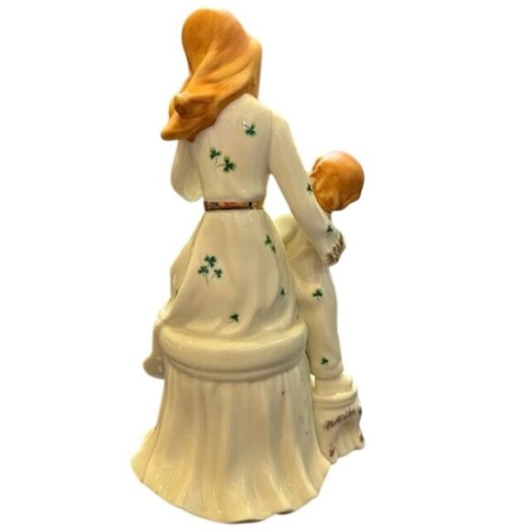 Irish Porcelain Mother & Child Figurine With Shamrock Details - Picture 5 of 6
